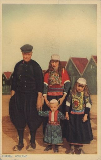 An image of the front of this postcard